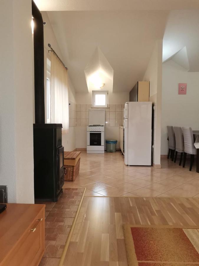 Trilj Apartman Jurika Экстерьер фото
