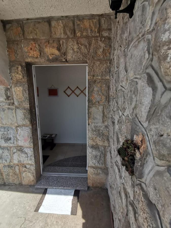 Trilj Apartman Jurika Экстерьер фото