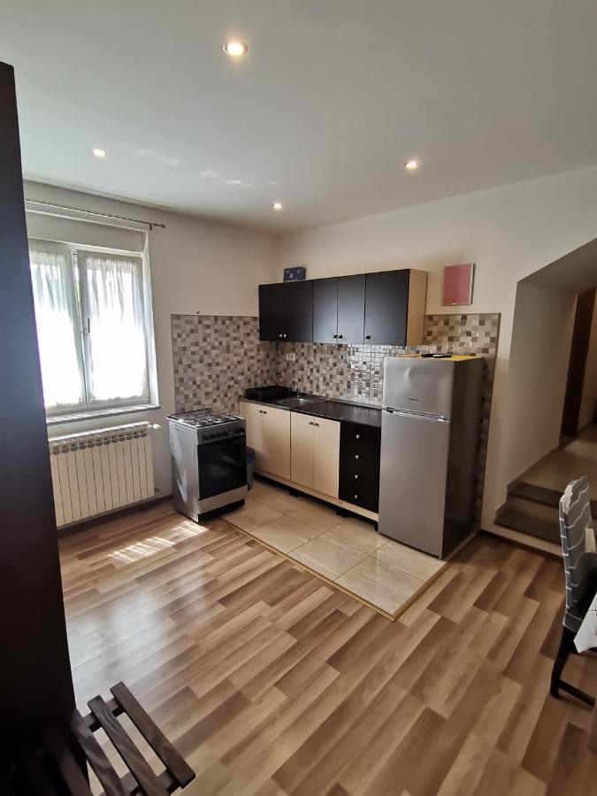 Trilj Apartman Jurika Экстерьер фото